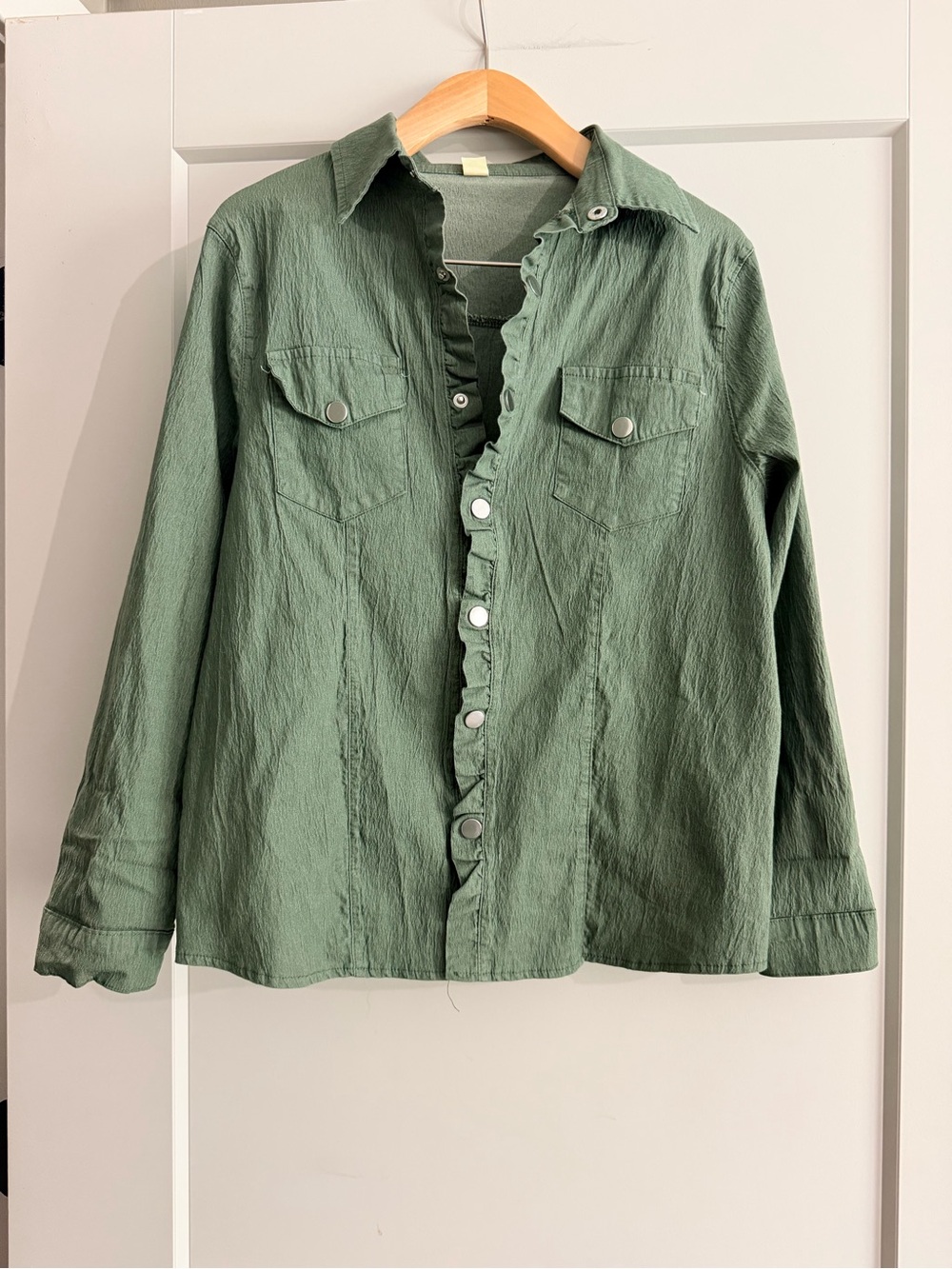 Lightweight Olive Green Button-Up Shirt Jacket